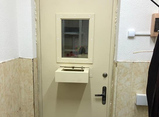 Входные двери в кассу