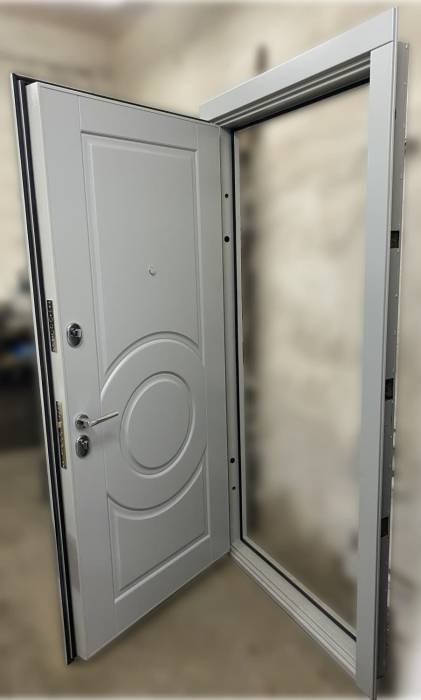 Как выбрать правильный размер входной металлической двери для квартиры?