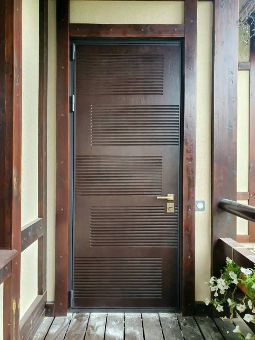 Причины появления сквозняка у входной металлической двери