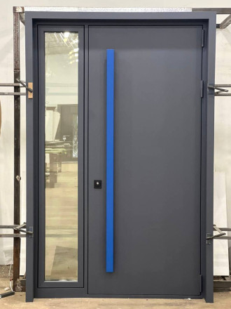 Входная группа с контрастной ручкой