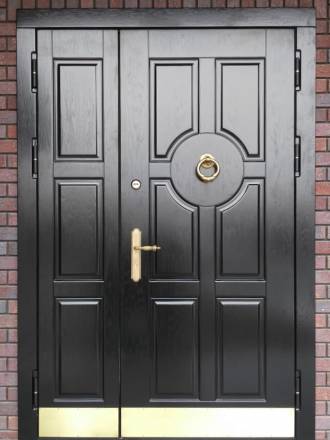 Дверь в коттедж с отделкой МДФ