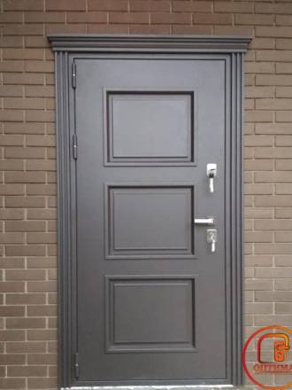 Термодверь с металлофиленками и карнизом, модель "ТР-2/1"– фото