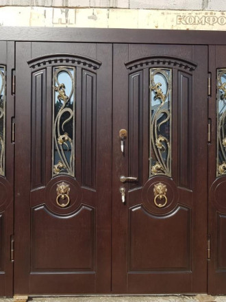 Парадная группа со стеклом и ковкой